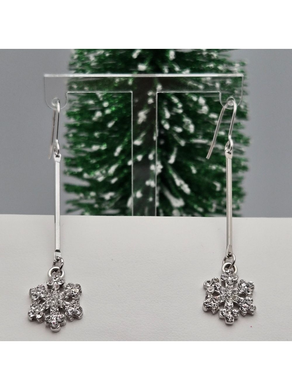 ✨2/$10✨ Silver Tone Snowflake Rhinestone Dangle Earrings Winter Holiday